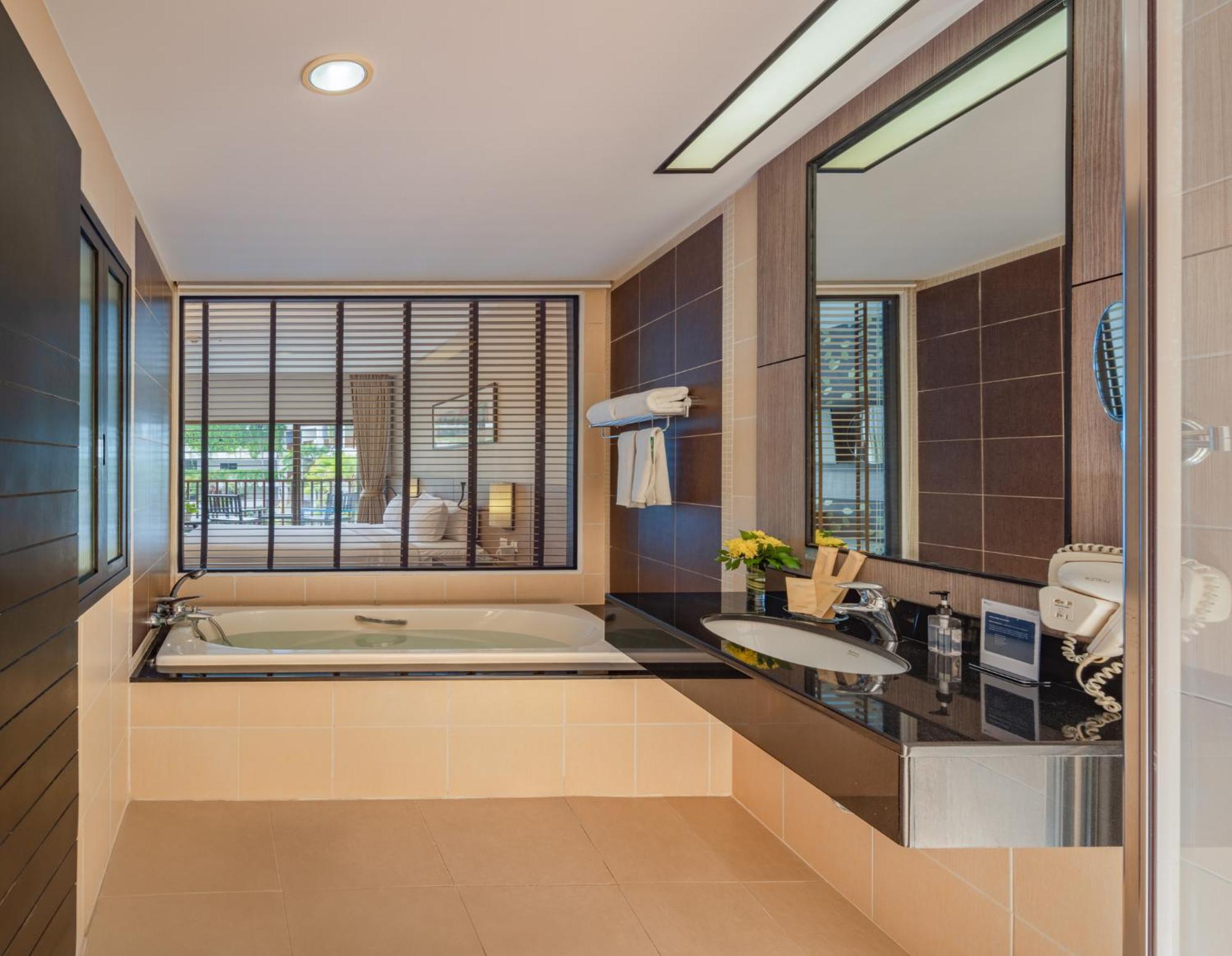 Deevana Plaza Phuket - Sha Extra Plus Patong Εξωτερικό φωτογραφία